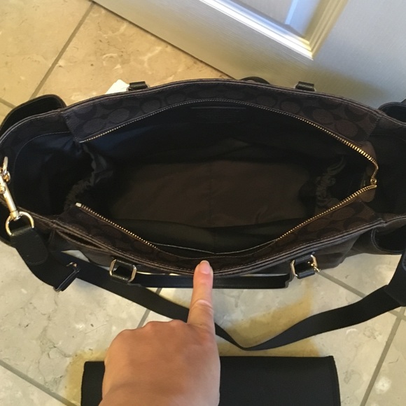 Coach signature leather diaper bag - Picture 3 of 3
